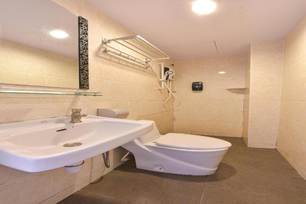 Grand Ct Hotel Melaka Zewnętrze zdjęcie